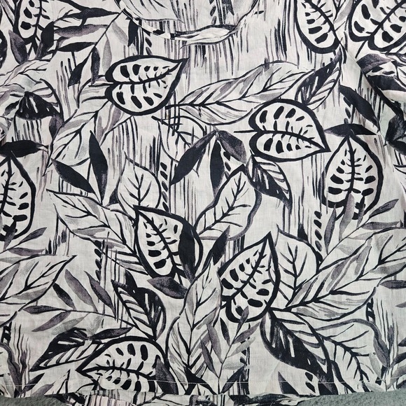 Tahari Top Blouse Women‎ Size 1X 100% Linen Short Sleeve Leaf Print White Black - Picture 2 of 11